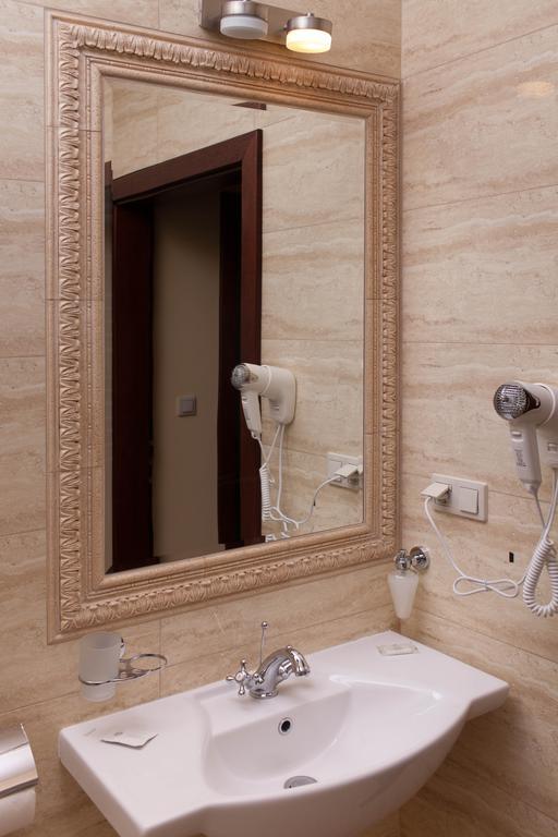 Senator Gran Via Hotel Będziemyśl Kültér fotó