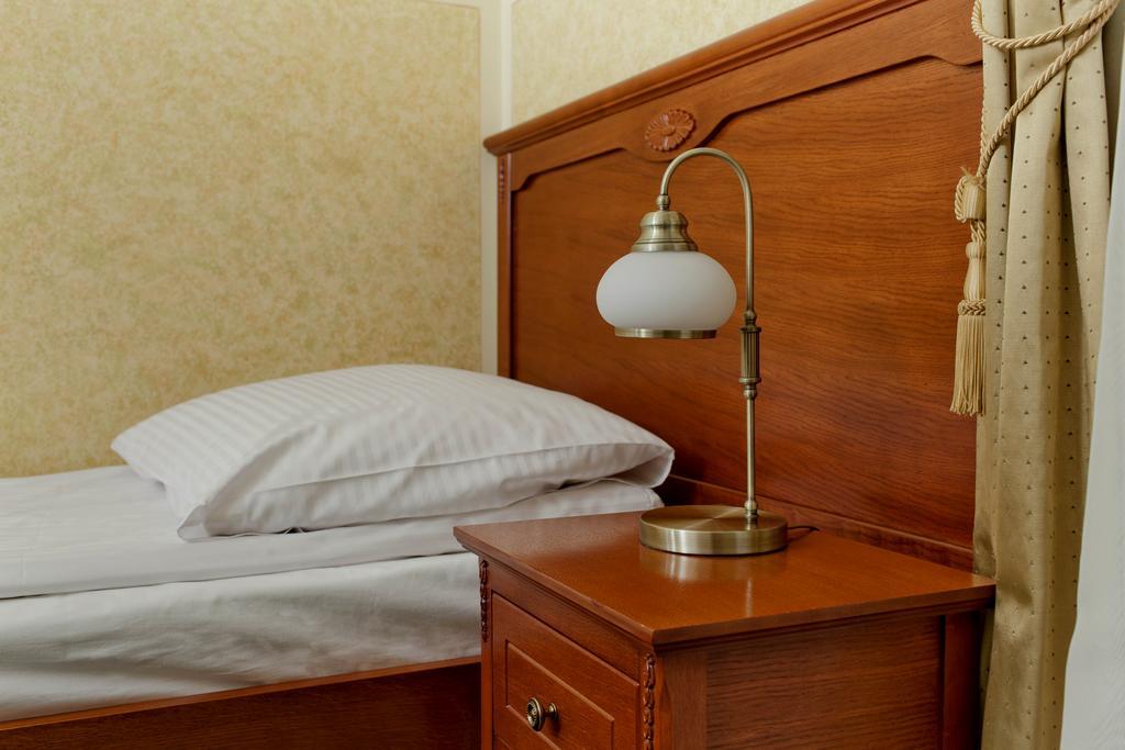 Senator Gran Via Hotel Będziemyśl Kültér fotó