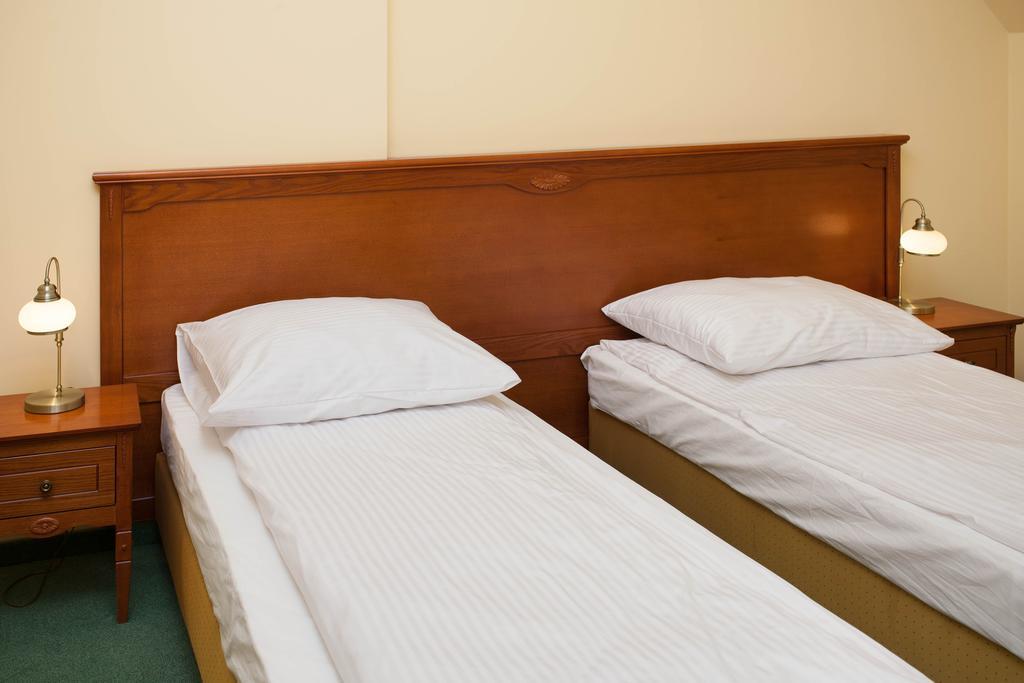 Senator Gran Via Hotel Będziemyśl Kültér fotó