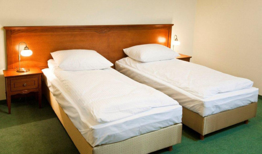 Senator Gran Via Hotel Będziemyśl Kültér fotó